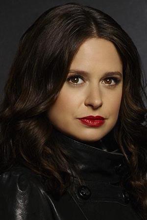Picture of Katie Lowes
