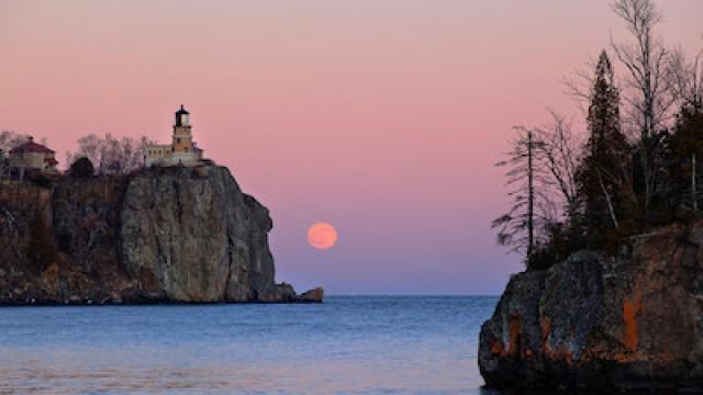 Split Rock, The Superior Light