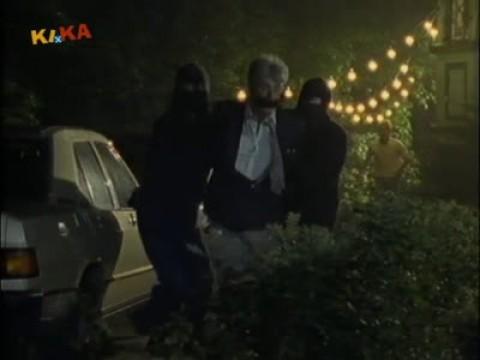 Gangster auf der Gartenparty