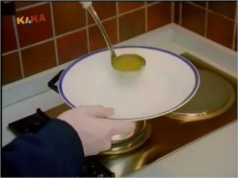 Tuetensuppe, Abknoepfen