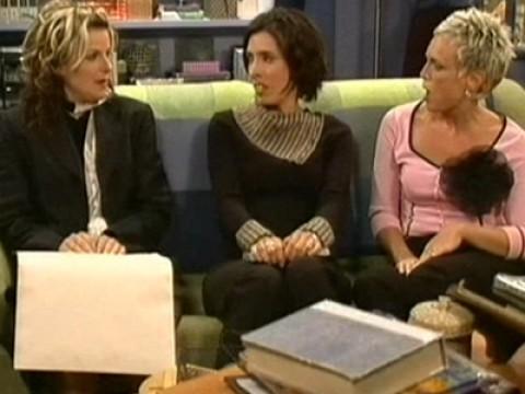 Les femmes et les enfants d'abord