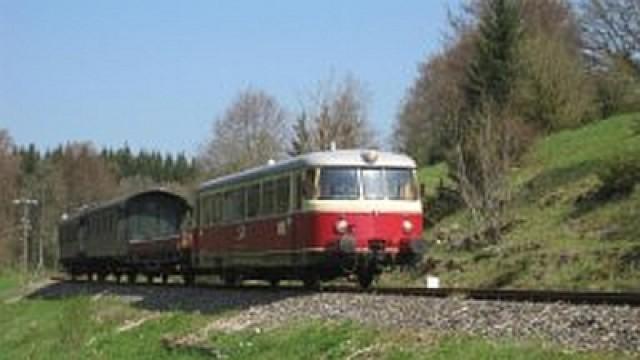 Natur, Nostalgie und die 97 501 – oder schaukelnd durch die Biosphäre