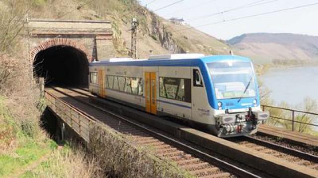 Kurvenreiche Moseltalbahn