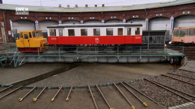 Bahnhof Pasewalk - Wartehalle des Lebens - Wartehalle des Krieges