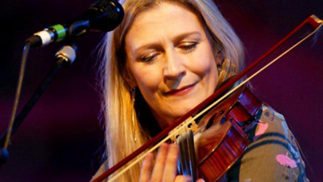Martha Wainwright, Aly Bain, Karen Matheson, James Taylor, James Graham, Phil Cunnungham, Mairéad Ní Mhaonaigh