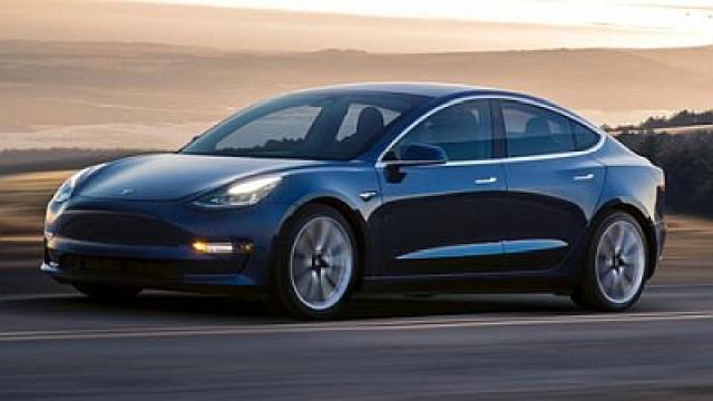 2018 Tesla Model 3 & 2018 Volvo XC60