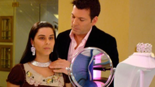 Caroline, "Bling Bride"