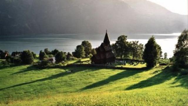 Die Stabkirche von Urnes – Das Holz vom Baume Yggdrasil (Norwegen)