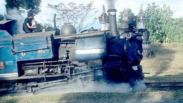 Die Himalaja-Gebirgsbahn nach Darjeeling (Indien)