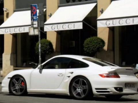 Porsche in Pieces
