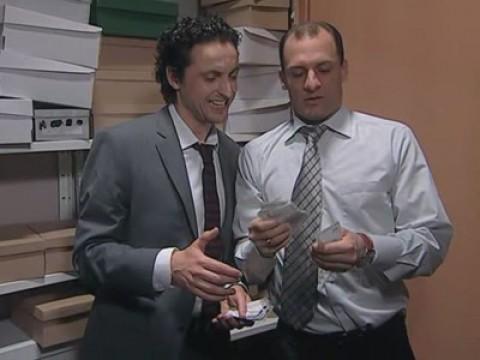 Кой командва парада?