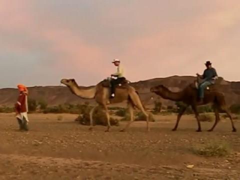 Killarna testar att pruta i Marrakech