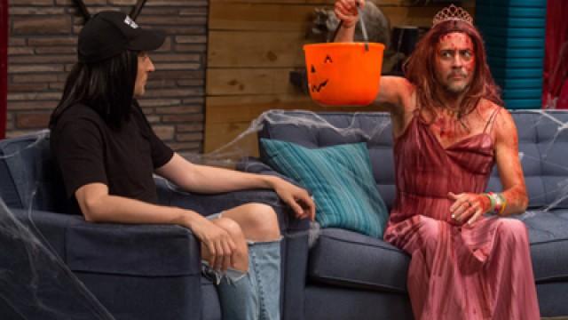 Wayne Coyne Wears a Halloween Costume