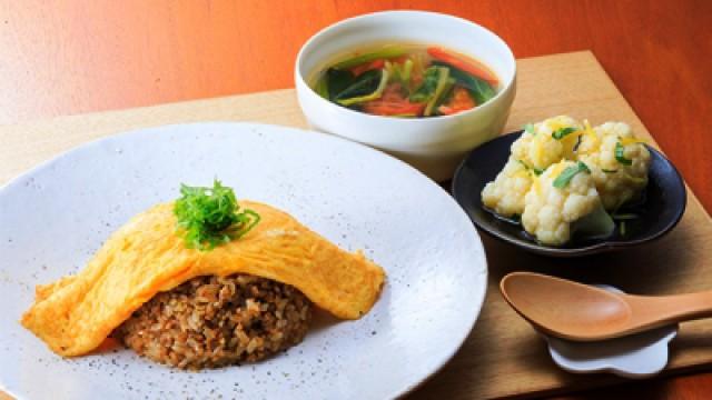 Rika's TOKYO CUISINE Dry Curry Rice with Omelet