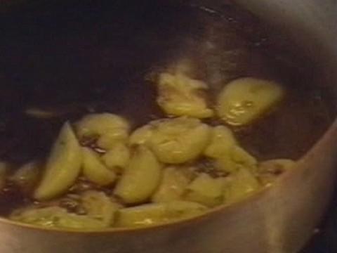 Chicken With 39 Garlics