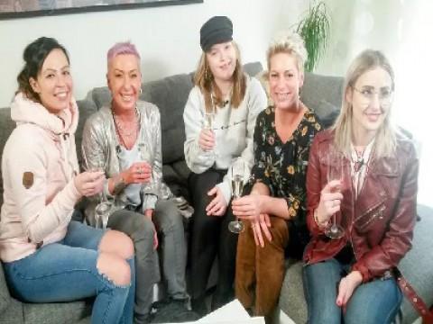 Frühlingsgefühle – Zeige, wie aufregend deine Statement High-Heels sind