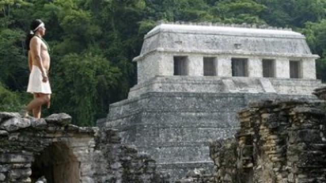 Les bâtisseurs d'empire : les mayas et les aztèques