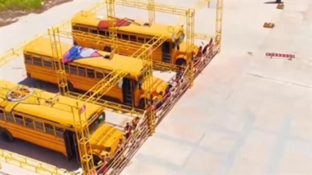 E42. Una región se montó en el bus de la victoria y condujo al mejor territorio
