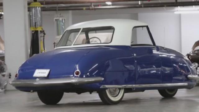 1948 Davis Divan