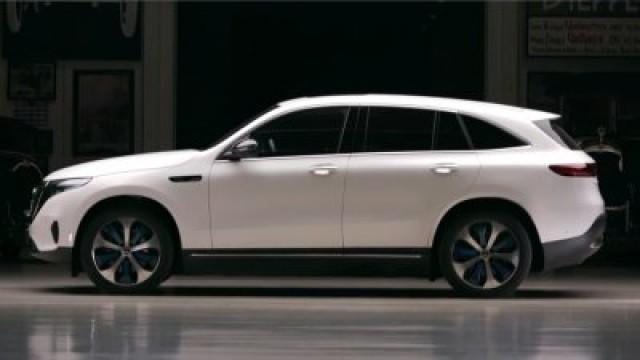 2020 Mercedes-Benz EQC 400 Prototype