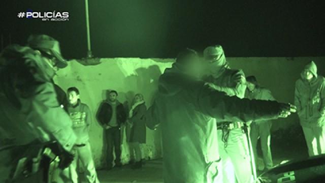 Policías en acción entra en la Cañada Real