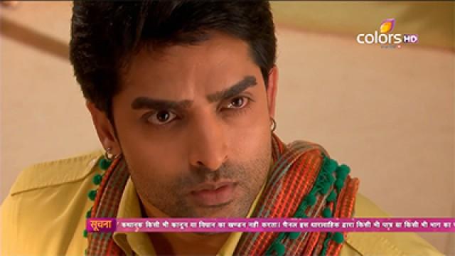 Balbir coming down the stairs happens to see Sohum