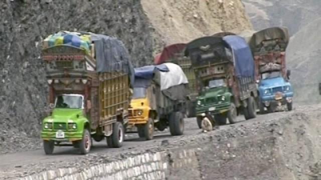 Pakistan, The Road to the Peaks
