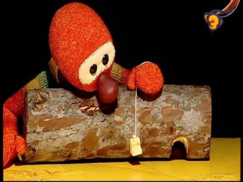 En Mic es vol fer amic d'un ratoli