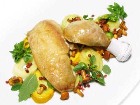 Mini-Gugelhupf mit Erdbeeren
