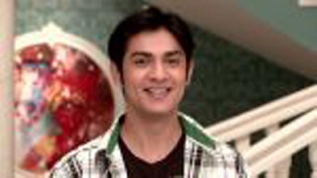 The family plans a dance competition between Sushila and Sanyukta