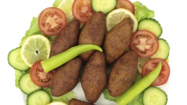 Adina kocht irakische Reisbällchen (#10)