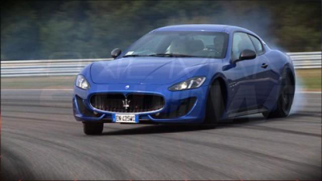 Ben poszaleje supersamochodami!