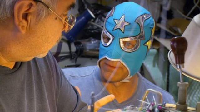 Mexican Wrestling Meets Burlesque