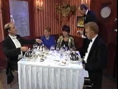 S01E87 Etiquette In Restaurant