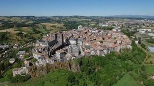 Le Cantal, de Salers au volcan du Cantal