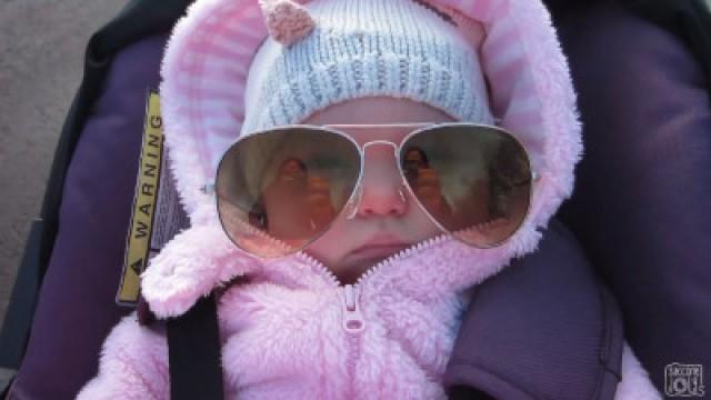 BABY ALONE IN THE PARK!
