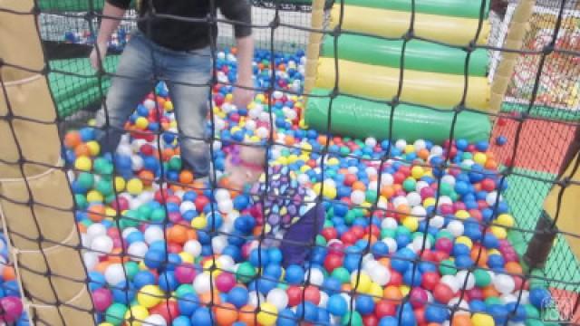 PASS THE BALL!