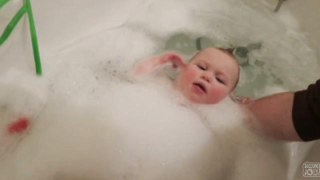 SWIMMING IN THE BATH!