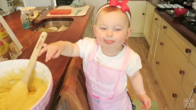 BABY BAKES EASTER CAKES!