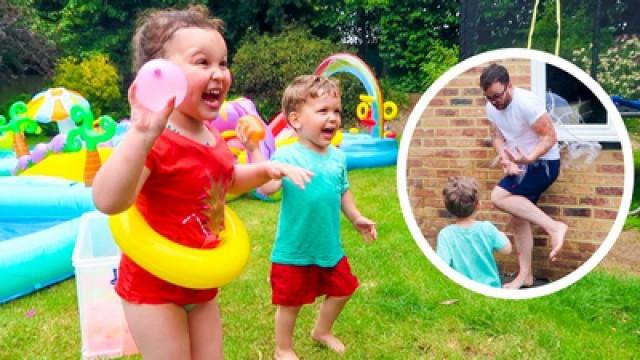 EPIC WATER FIGHT!! (at the water park)