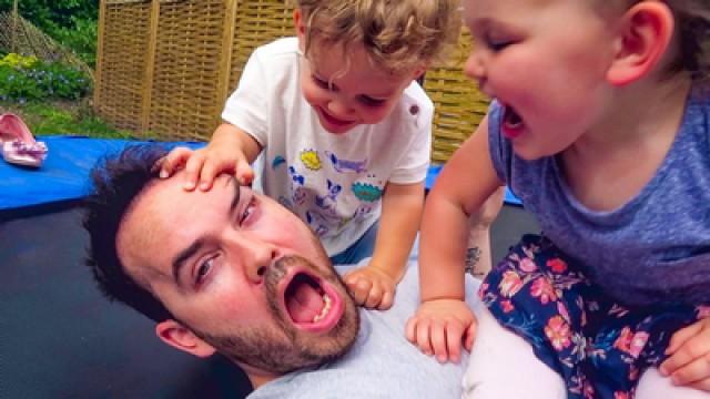 KIDS ARE VLOGGING NOW!