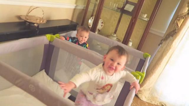 KIDS PLAYING PIANO TOGETHER!