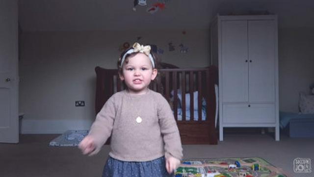 THE KIDS ARE VLOGGING!