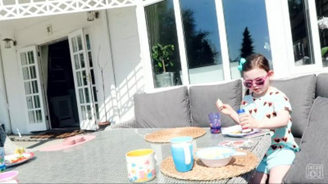 FAMILY OF SIX CHOCOLATE EGG CHALLENGE!