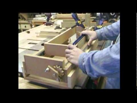 Amazing Homemade Lead Screw Box Joint Jig Machine
