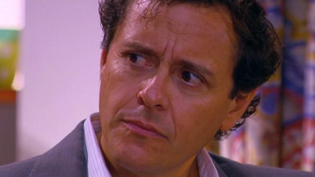 Cristóbal se niega a dejar la casa de Matilde