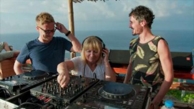 Globetrotters, Episode 1 - Gap Week in Koh Phangan