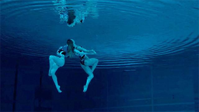 Miracle Body: Russia's Golden Mermaids