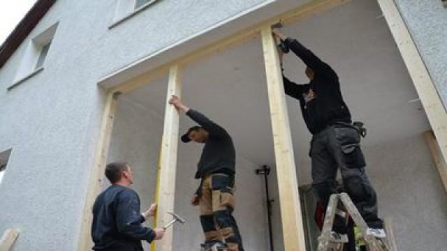 4. Nach der missglückten Altbau-Sanierung geben die Bauretter alles