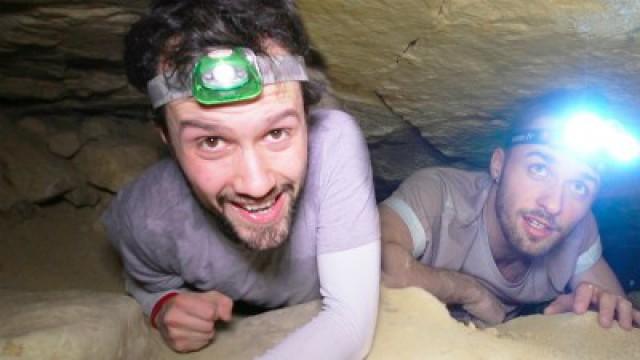 J'emmène Squeezie dans les catacombes interdites sous Paris